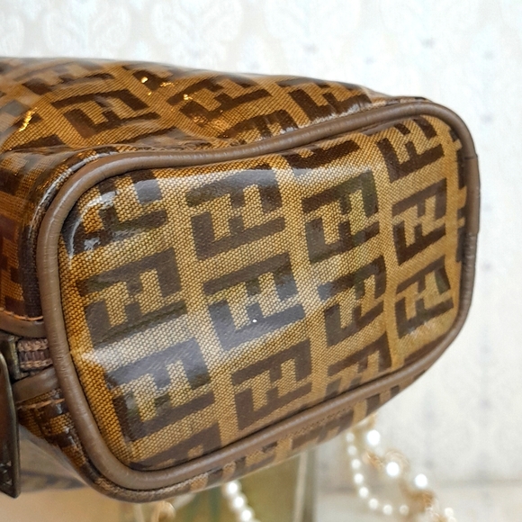 Vintage Fendi Cosmetic Medium Beauty Pouch! - Picture 8 of 9